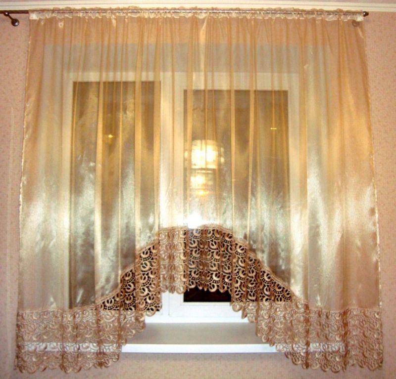 Невесомая шторка-арка с вышивкой